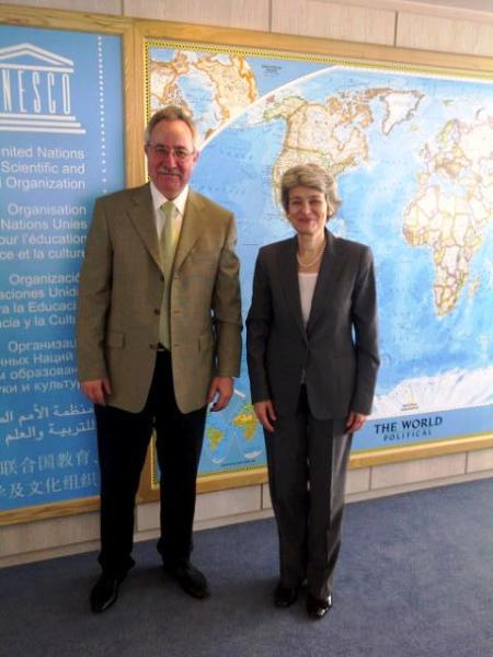 Evgeny Kuzmin and Irina Bokova, UNESCO Director-General 